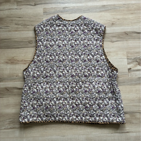 POL Antique Floral Print Vest with Leopard Print Trim & Leopard Inside - Picture 8 of 9